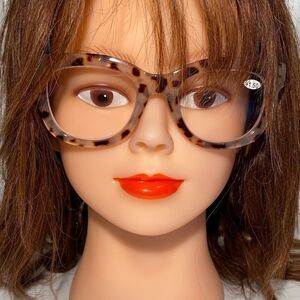 1389 Mona Oversize Reading Glasses 1.50 Readers Light Tortoise Frames NWT